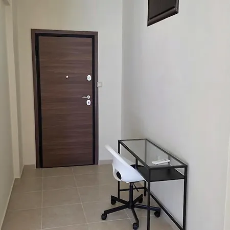 Life Is For Suite! פאטרה