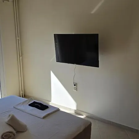 Apartment Life Is For Suite! *